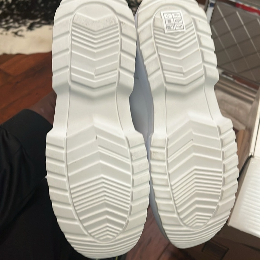 New! Skechers Concept 3 White Sneakers - Picture 4 of 4